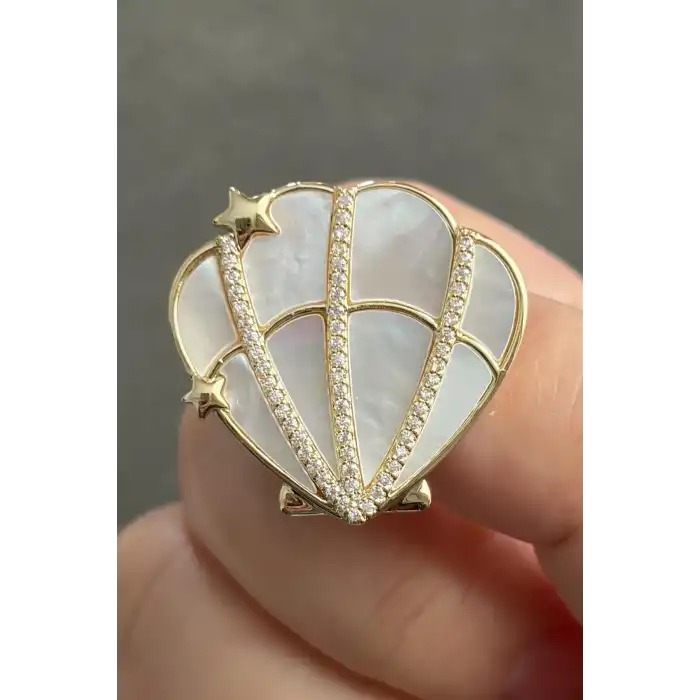 Deniz Kabuğu Figürlü Broş