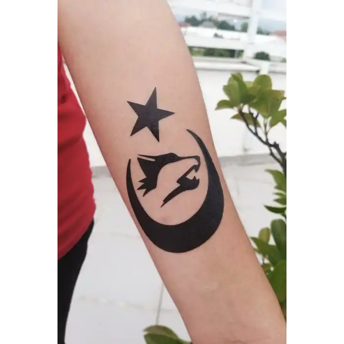 Geçici Ayyıldız Kurt ve Türk Yazılı Dövme Tattoo
