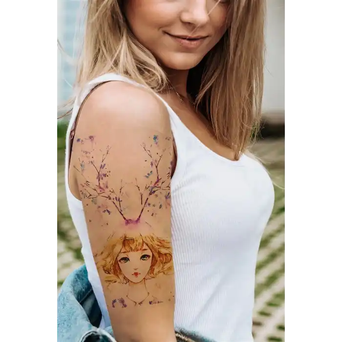 Geçici Kadın Modelli Dövme Tattoo