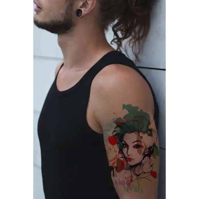 Geçici Kadın Modelli Dövme Tattoo