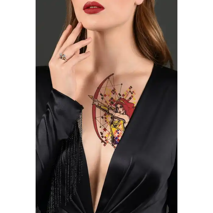 Geçici Kadın Modelli Dövme Tattoo