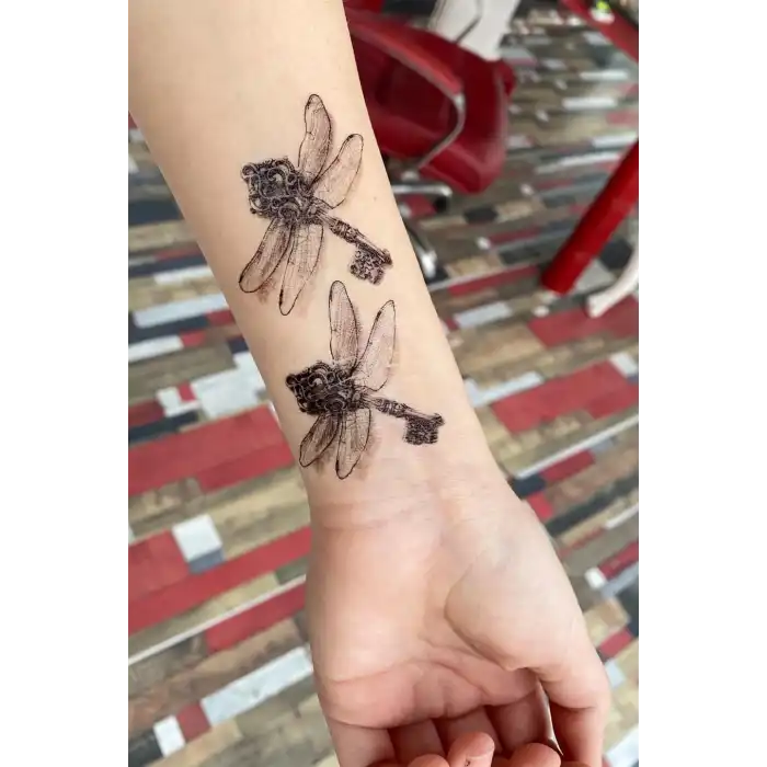 Geçici Kanatlı Anahtar Mini Dövme Tattoo