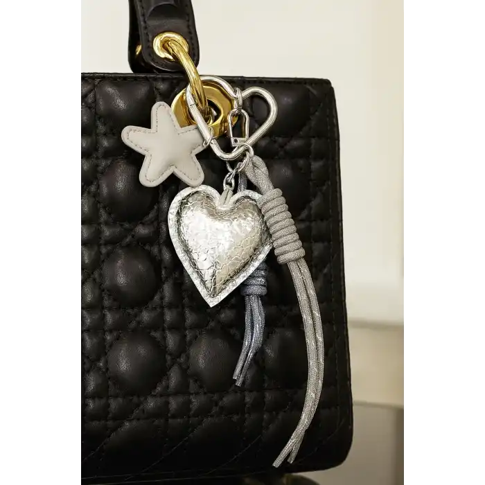 Gri Renk Kalp Ve Yıldız Figürlü Çanta Charm/ Anahtarlık