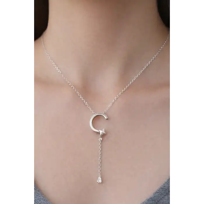 Gümüş Renk C Harfli Taş Detaylı Çelik Kolye