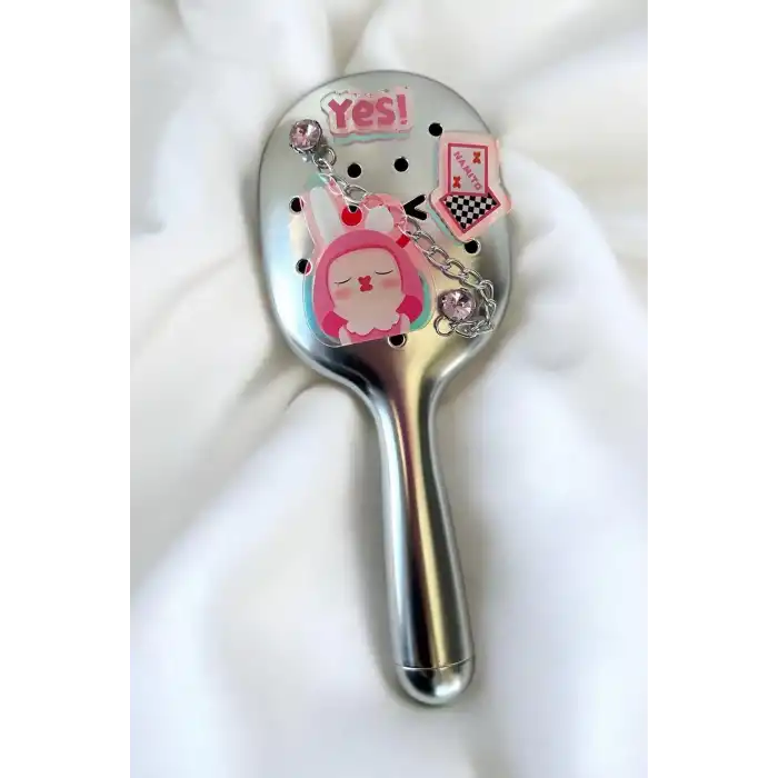 Gümüş Renk Charmlı Saç Tarama Fırçası/ Tarak