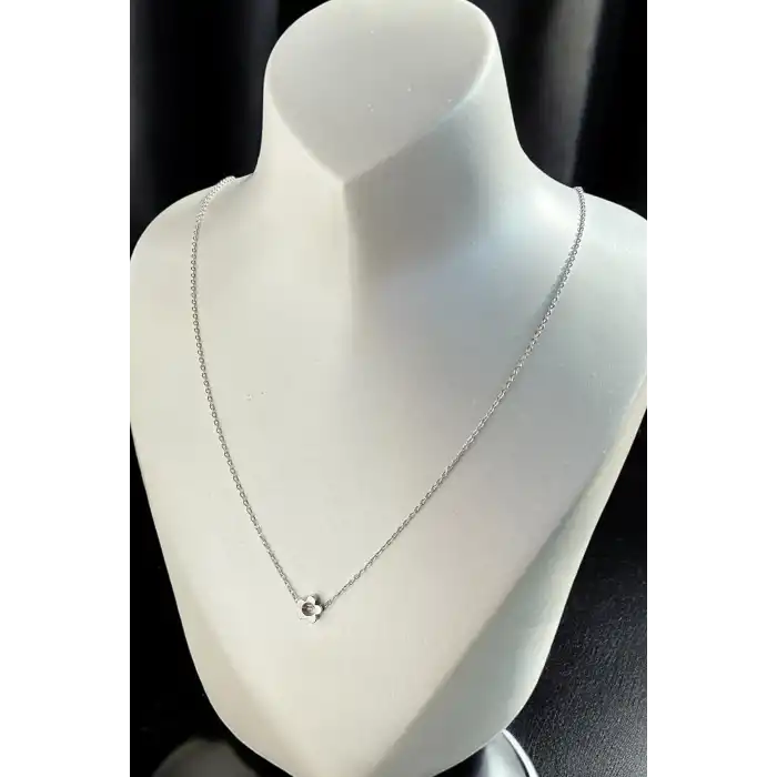 Gümüş Renk Çiçek Figürlü Kolye