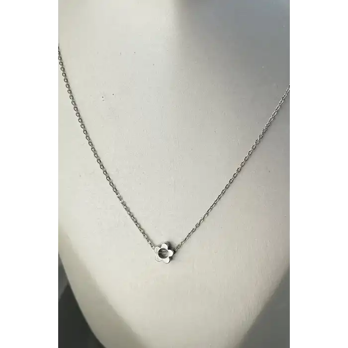 Gümüş Renk Çiçek Figürlü Kolye