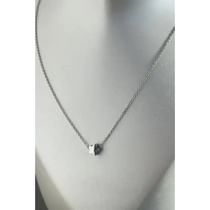 Gümüş Renk Çiçek Figürlü Kolye