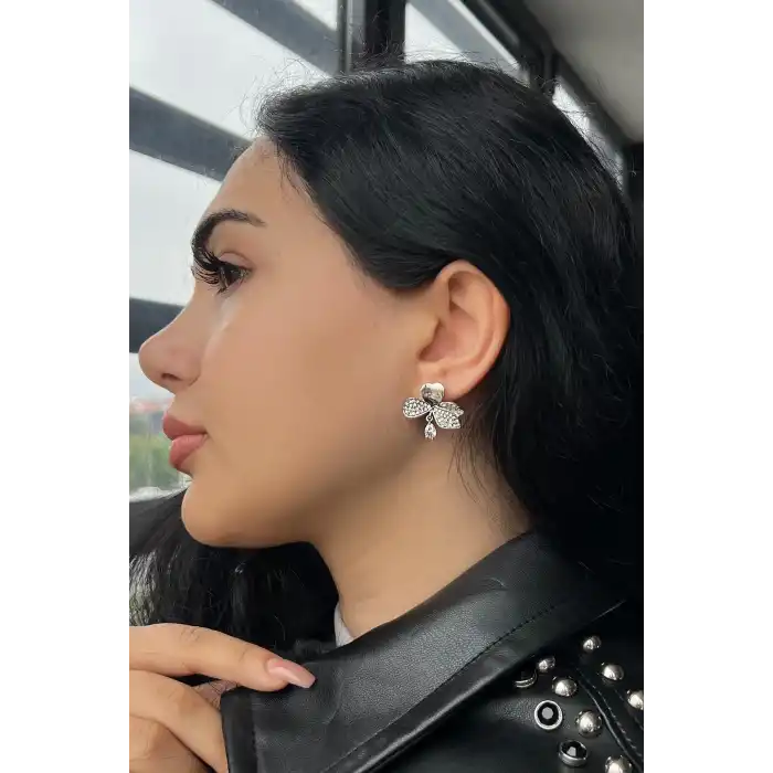 Gümüş Renk Çicek Figürlü Küpe (Çift)