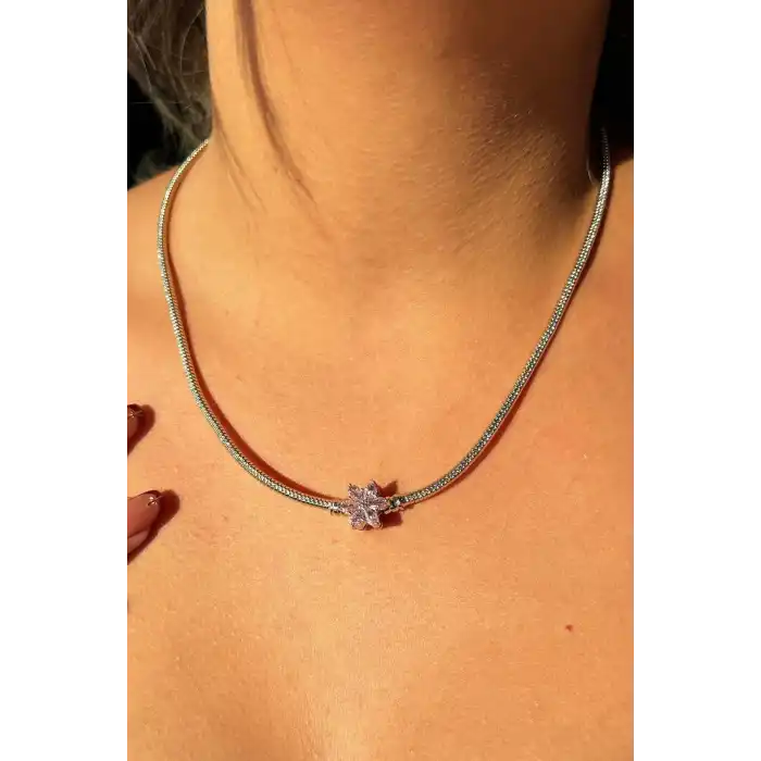 Gümüş Renk Çiçek Figürlü Kolye