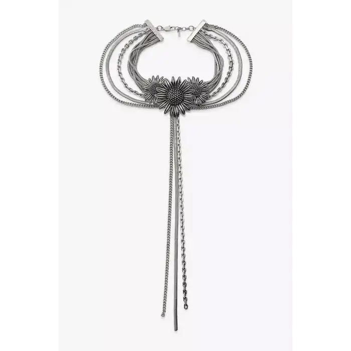 Gümüş Renk Çiçek Figürlü Tasarım Kolye