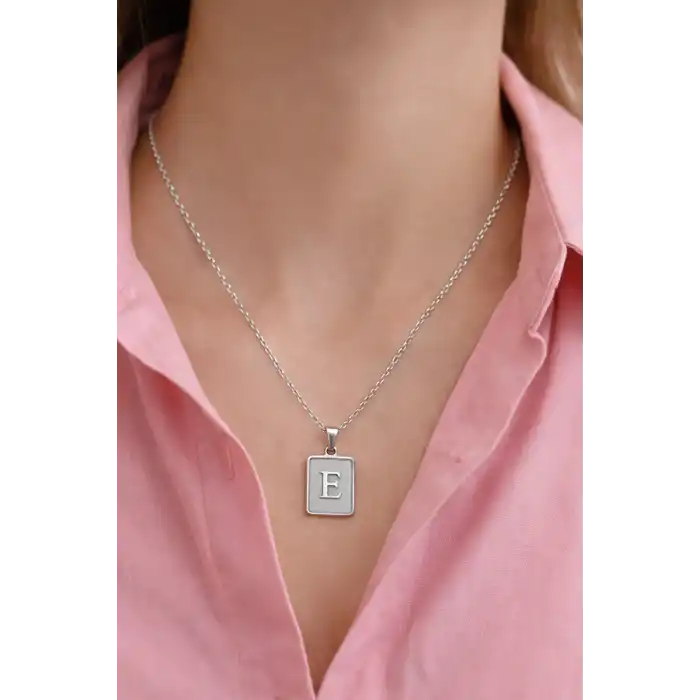 Gümüş Renk E Harf Çelik Kolye