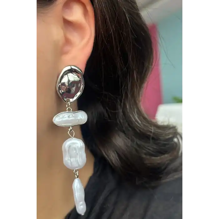 Gümüş Renk İnci Detaylı Sallantılı Abiye Küpe (Çift)