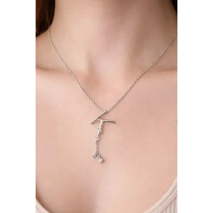 Gümüş Renk K Harfli Taş Detaylı Çelik Kolye