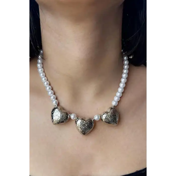 Gümüş Renk Kalp Fİgürlü İnci Detaylı YSX Kolye