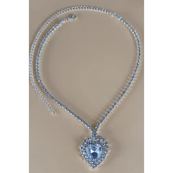Gümüş Renk Kalp Figürlü Taş Detaylı Tasarım Abiye Kolye