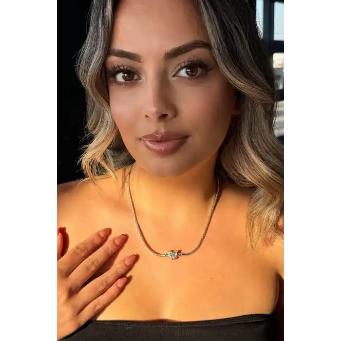 Gümüş Renk Kelebek Figürlü Kolye