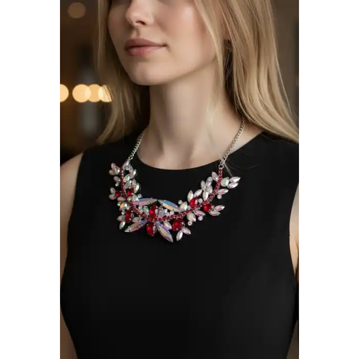 Gümüş Renk Kırmızı Taş Detaylı Tasarım Abiye Kolye