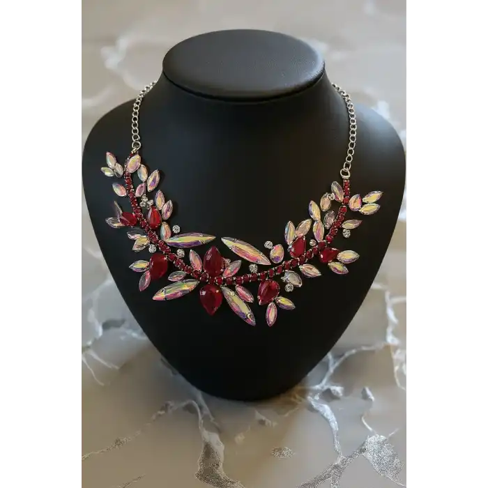 Gümüş Renk Kırmızı Taş Detaylı Tasarım Abiye Kolye