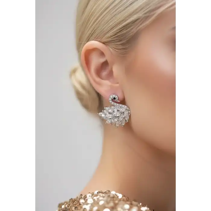 Gümüş Renk Kuğu Figürlü 14K Altın Kaplama Taş Detaylı Küpe (Çift)