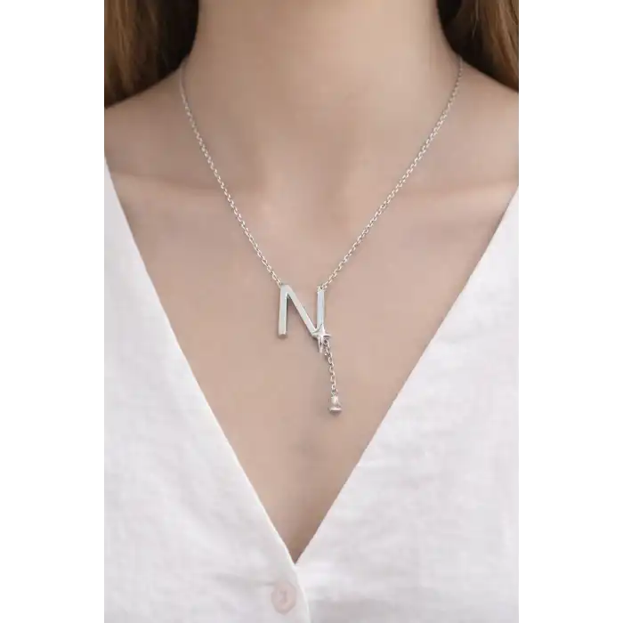 Gümüş Renk N Harfli Taş Detaylı Çelik Kolye