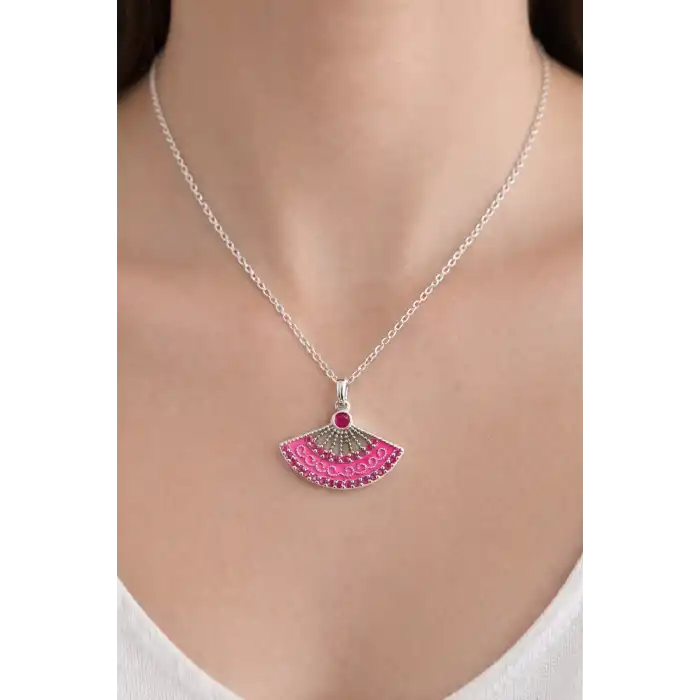 Gümüş Renk Pembe Yelpaze Detaylı Çelik Kolye