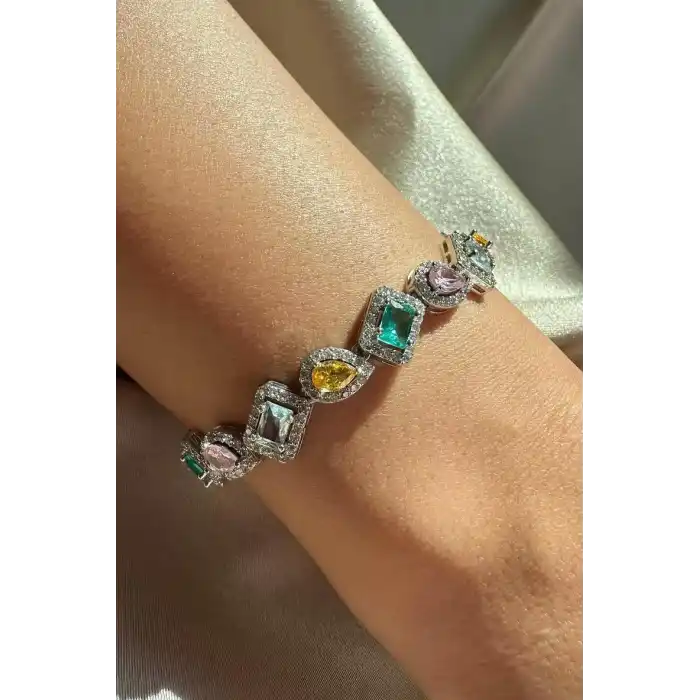 Gümüş Renk Renkli Taş Detaylı Tasarım Bileklik