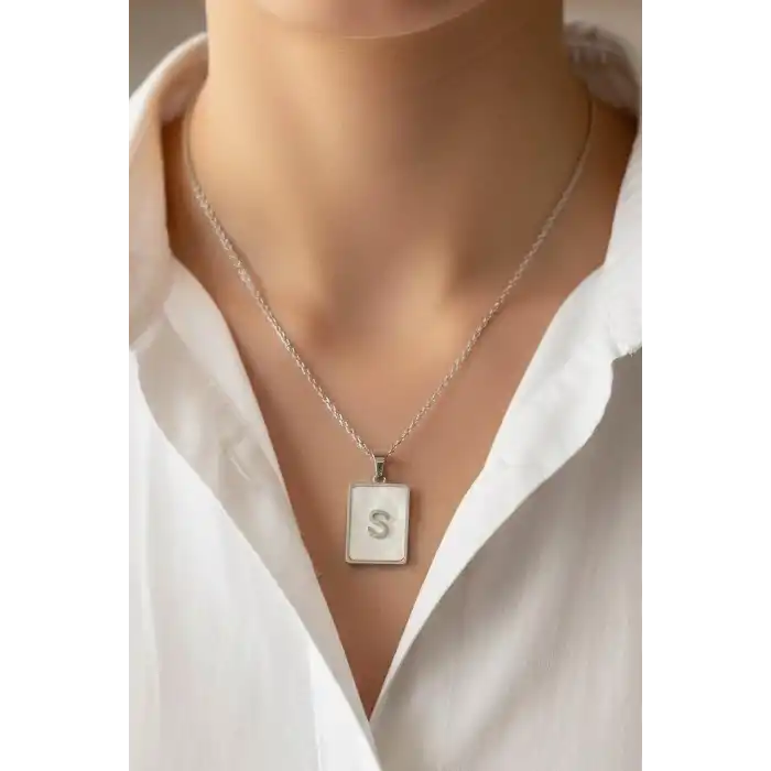 Gümüş Renk S Harf Çelik Kolye