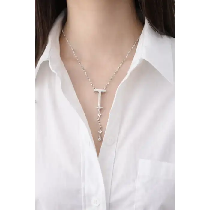 Gümüş Renk T Harfli Taş Detaylı Çelik Kolye