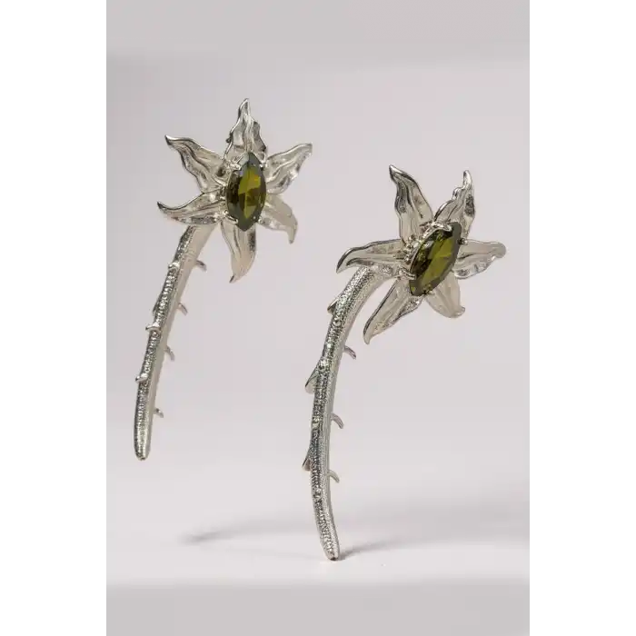 Gümüş Renk Taş Detaylı 14K Altın Kaplama TX Küpe (Çift)