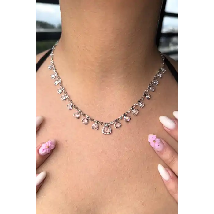 Gümüş Renk Taş Detaylı Kolye