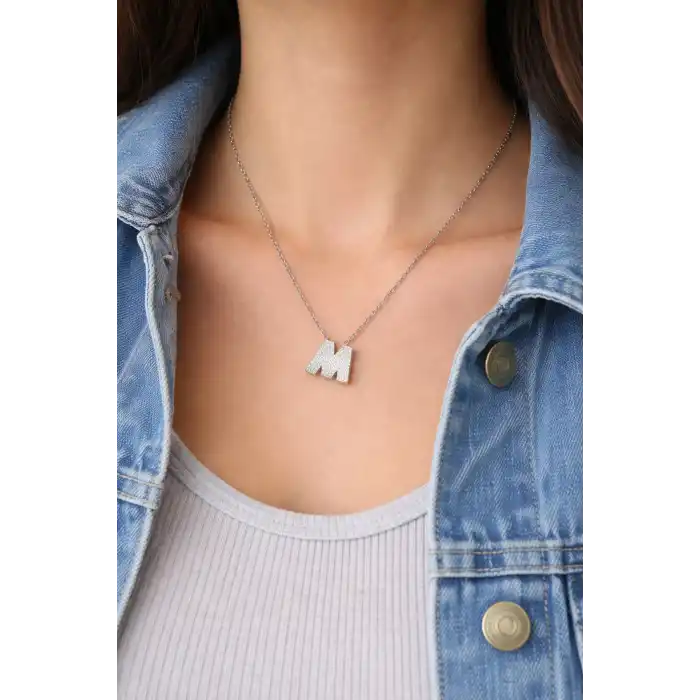 Gümüş Renk Taş Detaylı M Harfli Çelik Kolye