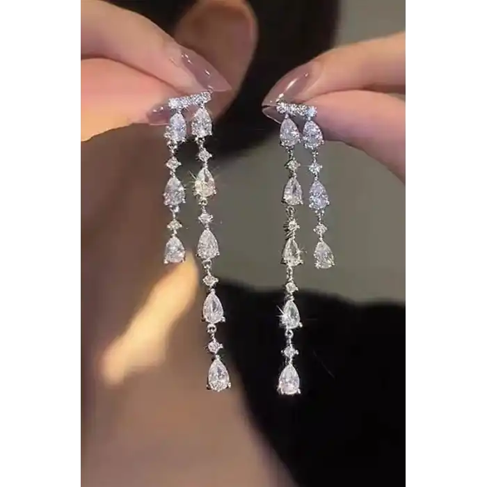 Gümüş Renk Taş Detaylı Sallantılı Küpe (Çift)