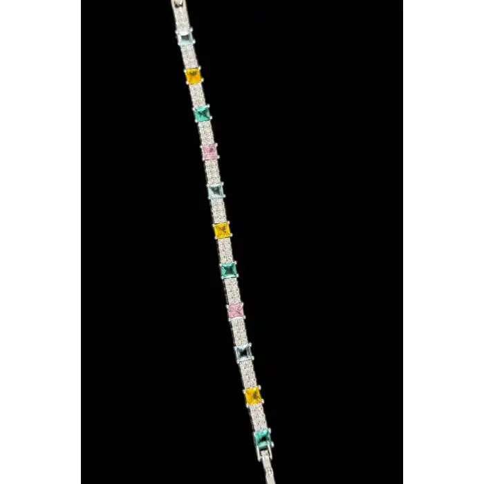 Gümüş Renk Taş Detaylı Tasarım Bileklik