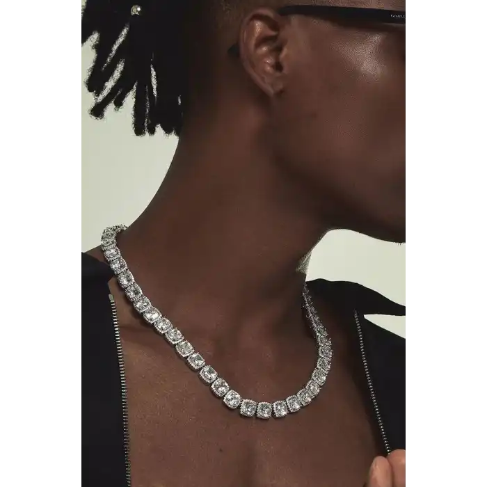 Gümüş Renk Taş Detaylı Unisex VİP Tasarım Kolye