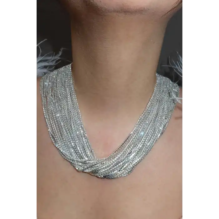 Gümüş Renk Taş Detaylı VİP Tasarım Kolye