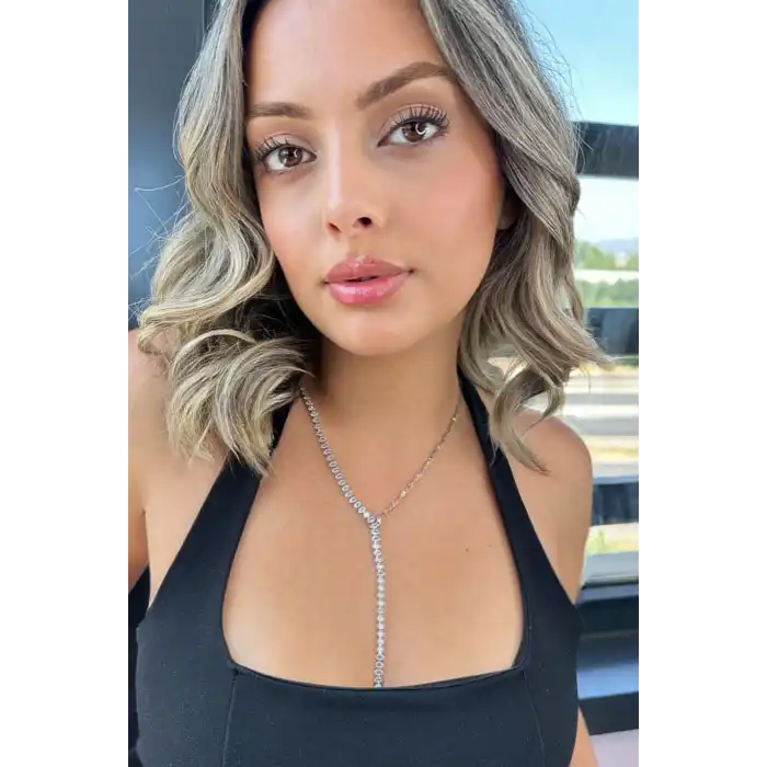 Gümüş Renk Taş Detaylı Y Kolye