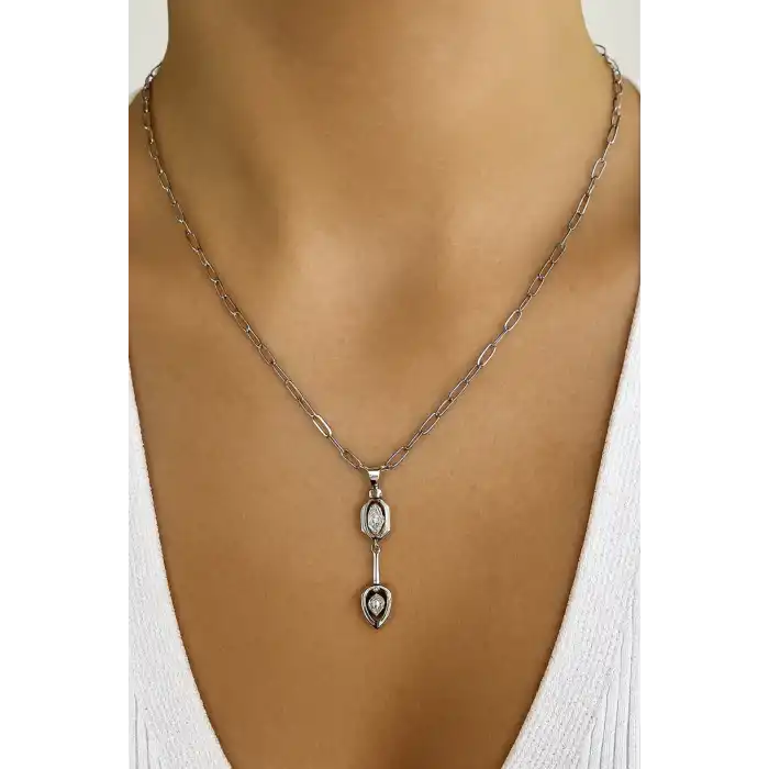 Gümüş Renk Taş Detaylı YSX Kolye