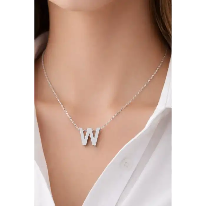 Gümüş Renk W Harf Çelik Kolye