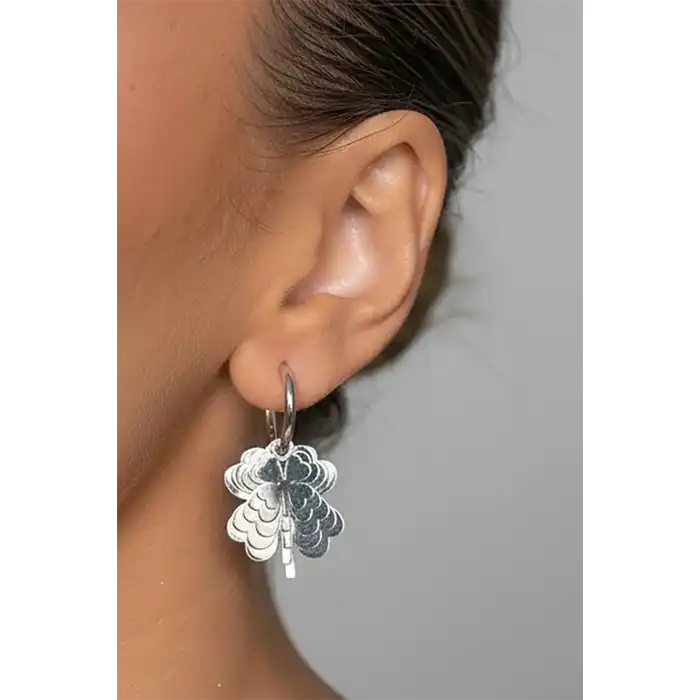 Gümüş Renk Yonca Figürlü Çelik Küpe (Çift)