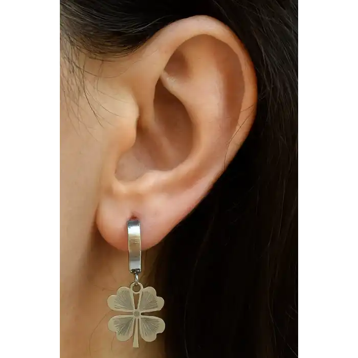 Gümüş Renk Yonca Figürlü Çelik Küpe (Çift)