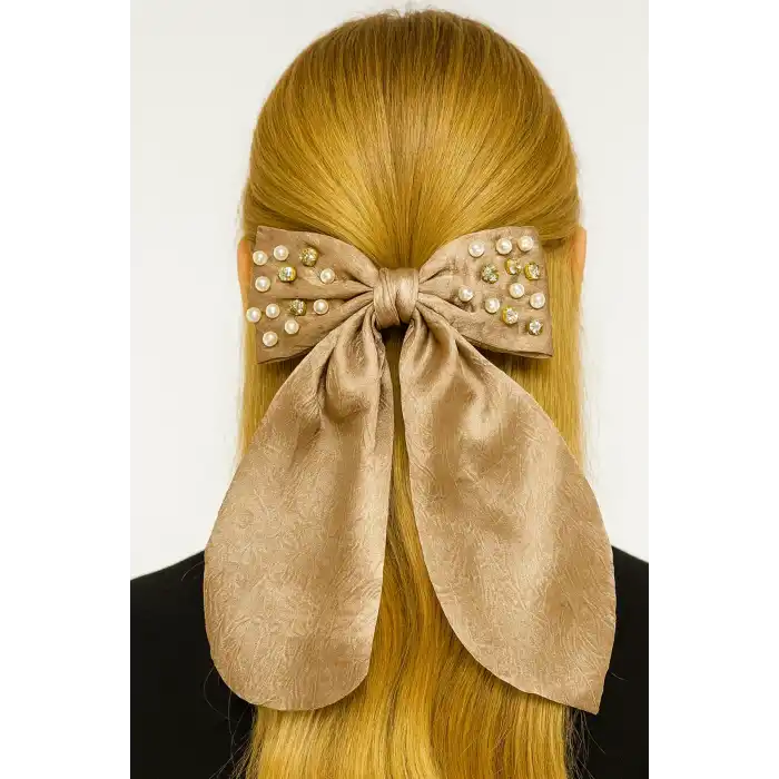 Kahve Renk Kurdele Figürlü İnci Ve Taş Detaylı Otomat Toka