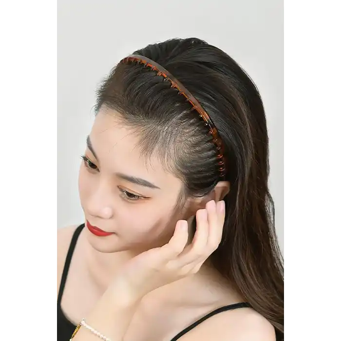 Kahve Renk Tarak Detaylı Taç