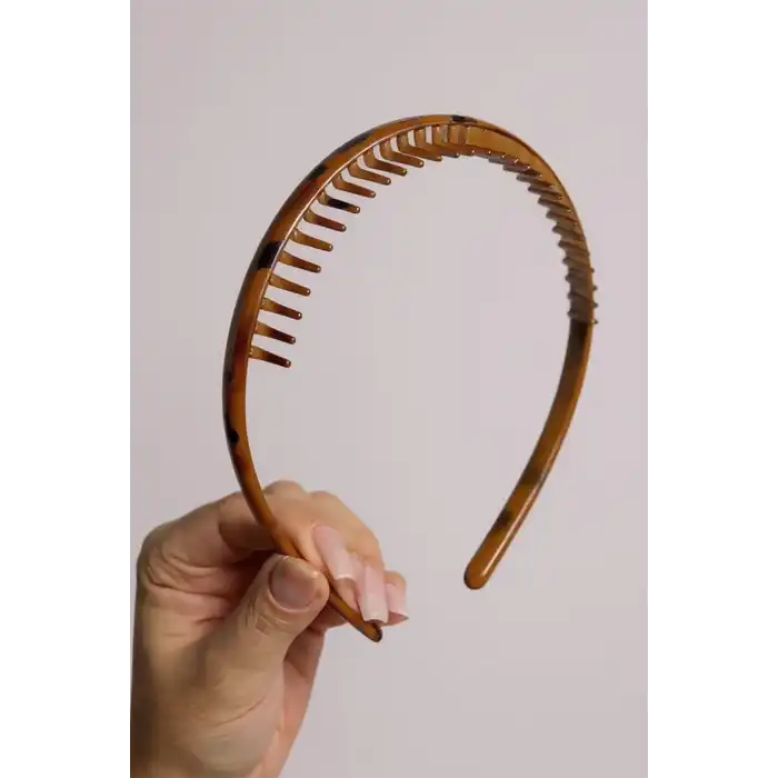 Kahve Renk Tarak Detaylı Taç