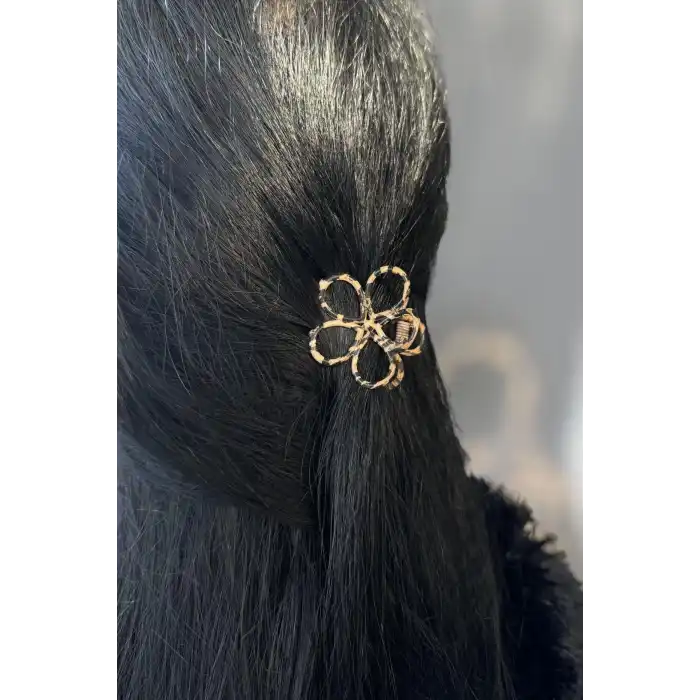 Kahverengi Çiçek Detaylı Leopar Desenli Mandal Toka