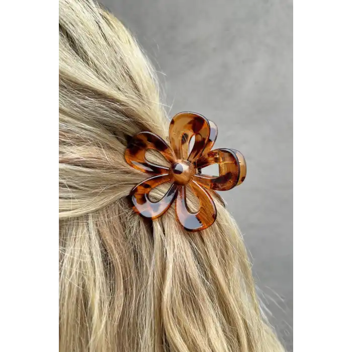 Kahverengi Çiçek Figürlü Leopar Desenli Mandal Toka