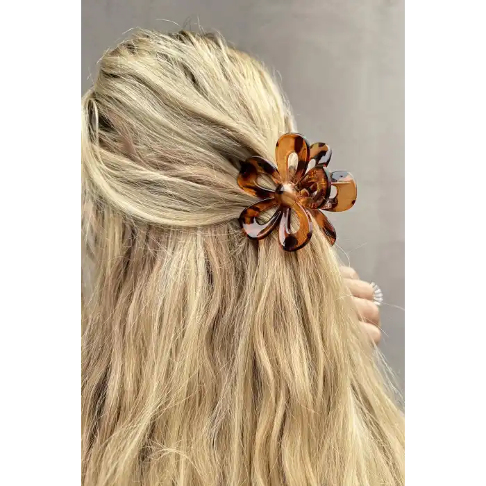 Kahverengi Çiçek Figürlü Leopar Desenli Mandal Toka