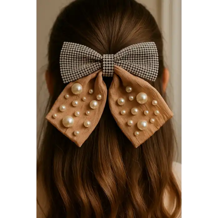 Kahverengi Kurdele Figürlü İnci Ve Taş Detaylı Otomat Toka