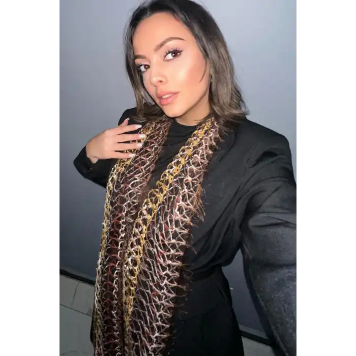 Kahverengi Örgü Detaylı Şal