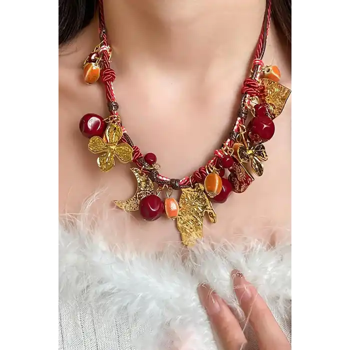 Karışık Renk Charmlı Tasarım Kolye
